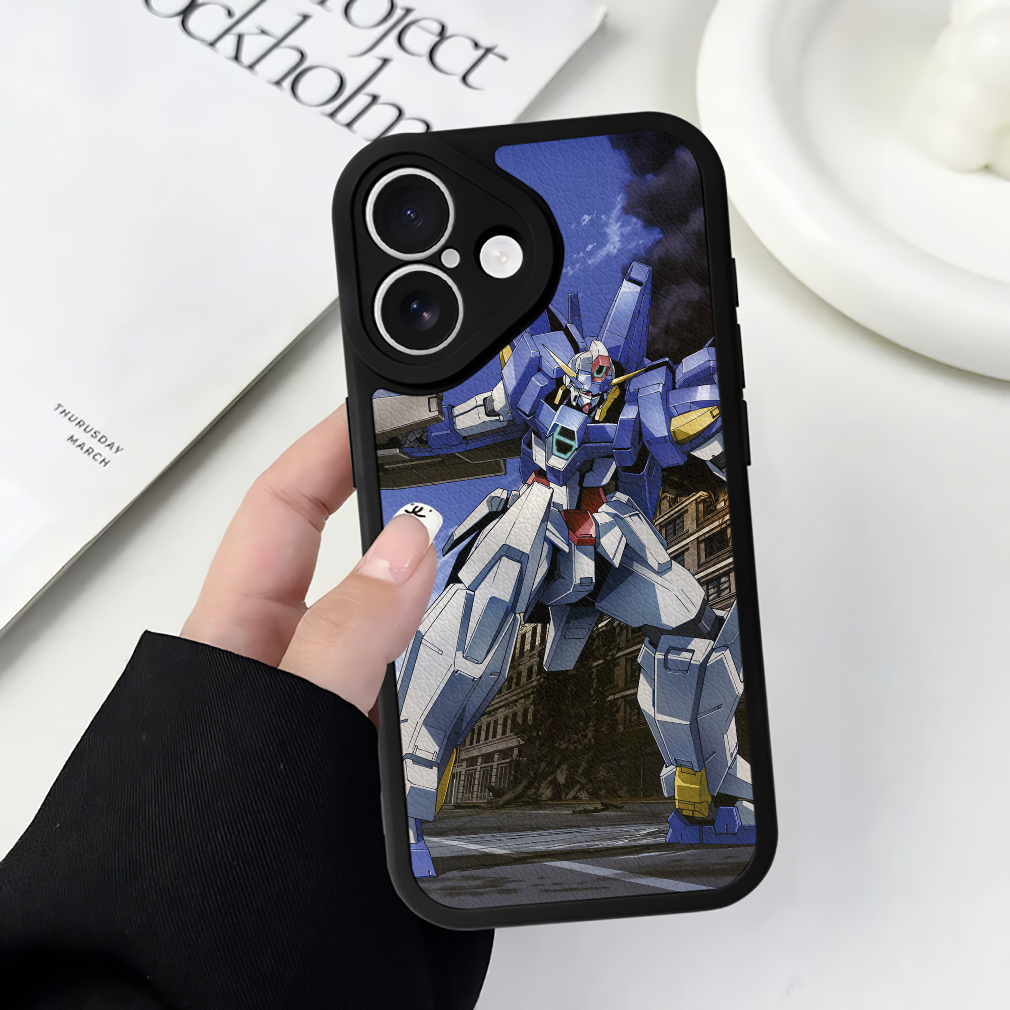 （画像用） 機動戦士ガンダム Mobile Suit Gundam 【iPhone 16シリーズ対応】シリコンスマホケース（レザー調） 材質：シリコン